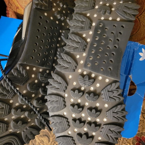 Men adidas S1 size 10.5 - Picture 5 of 6